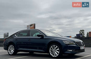 Лифтбек Skoda Superb 2017 в 