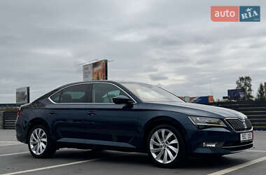 Лифтбек Skoda Superb 2017 в 