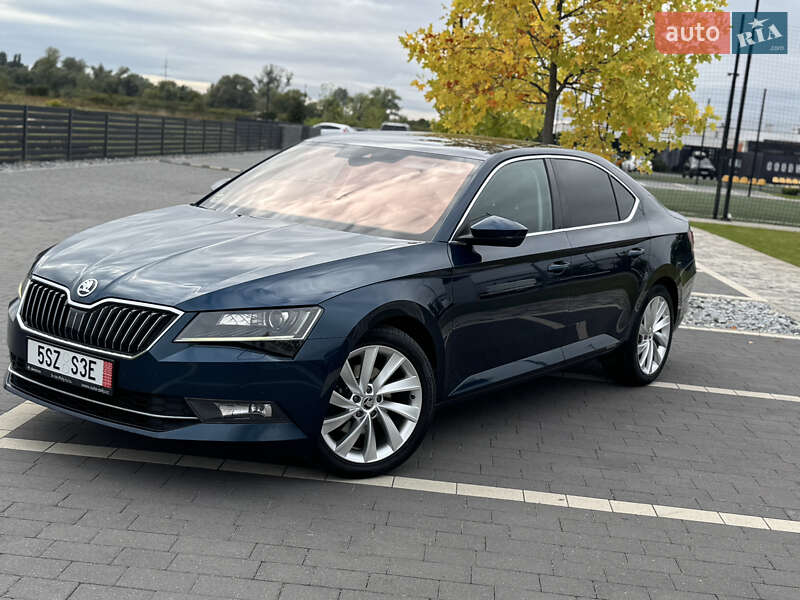 Лифтбек Skoda Superb 2017 в 