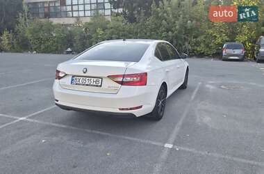 Лифтбек Skoda Superb 2015 в 