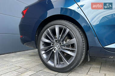Лифтбек Skoda Superb 2019 в 