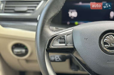 Лифтбек Skoda Superb 2019 в 