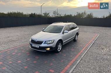 Універсал Skoda Superb 2015 в Виноградові