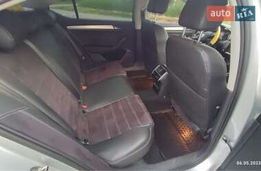 Лифтбек Skoda Superb 2015 в 