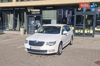 Лифтбек Skoda Superb 2012 в Ужгороде