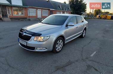 Лифтбек Skoda Superb 2011 в 