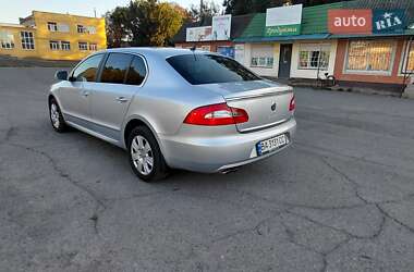 Лифтбек Skoda Superb 2011 в 