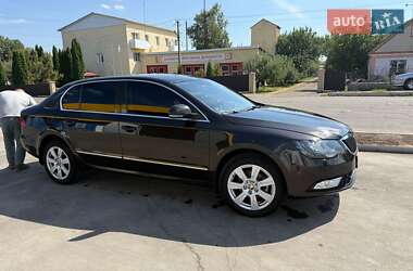 Лифтбек Skoda Superb 2012 в 