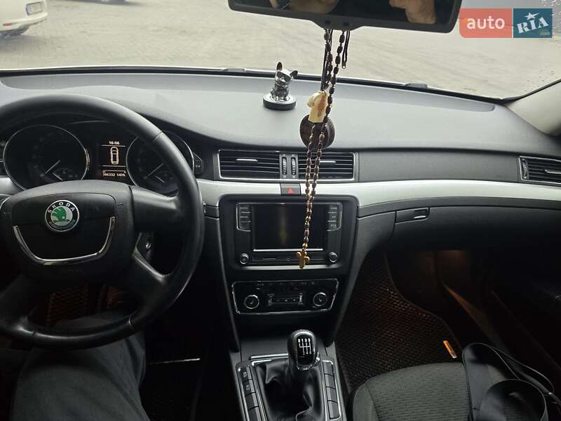 Универсал Skoda Superb 2012 в Николаеве