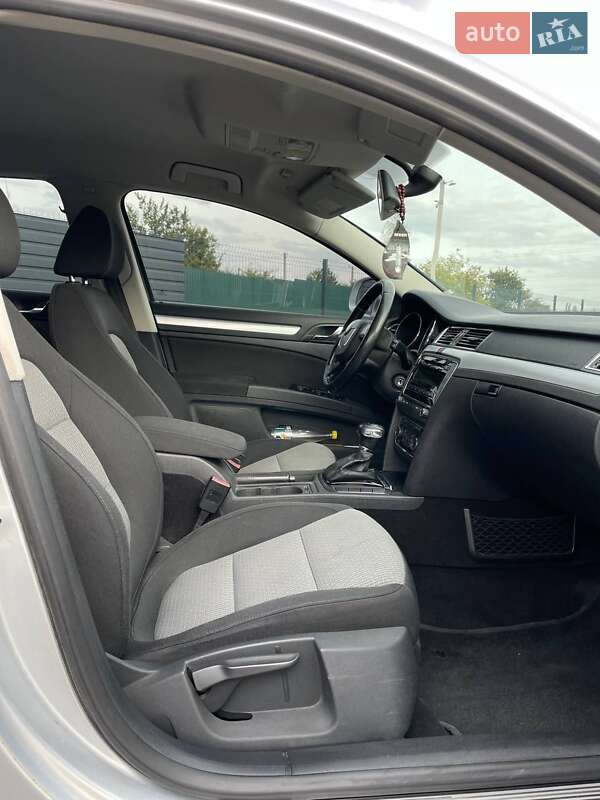 Лифтбек Skoda Superb 2012 в Миргороде