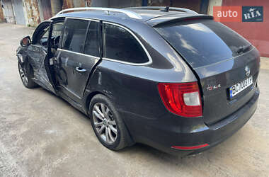 Універсал Skoda Superb 2011 в  фото 8 Універсал Skoda Superb 2011 в