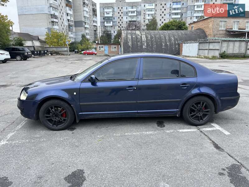 Лифтбек Skoda Superb 2002 в Кропивницком