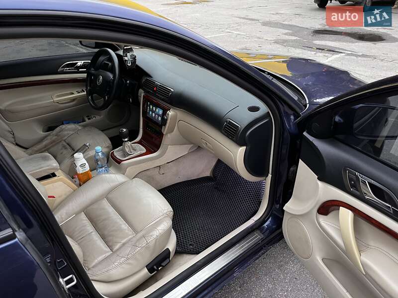 Лифтбек Skoda Superb 2002 в Кропивницком