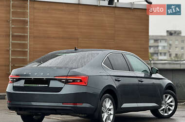 Лифтбек Skoda Superb 2020 в 