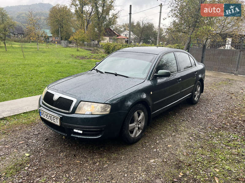 Лифтбек Skoda Superb 2003 в Беловарцах