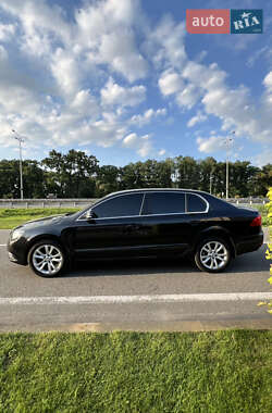 Лифтбек Skoda Superb 2013 в 