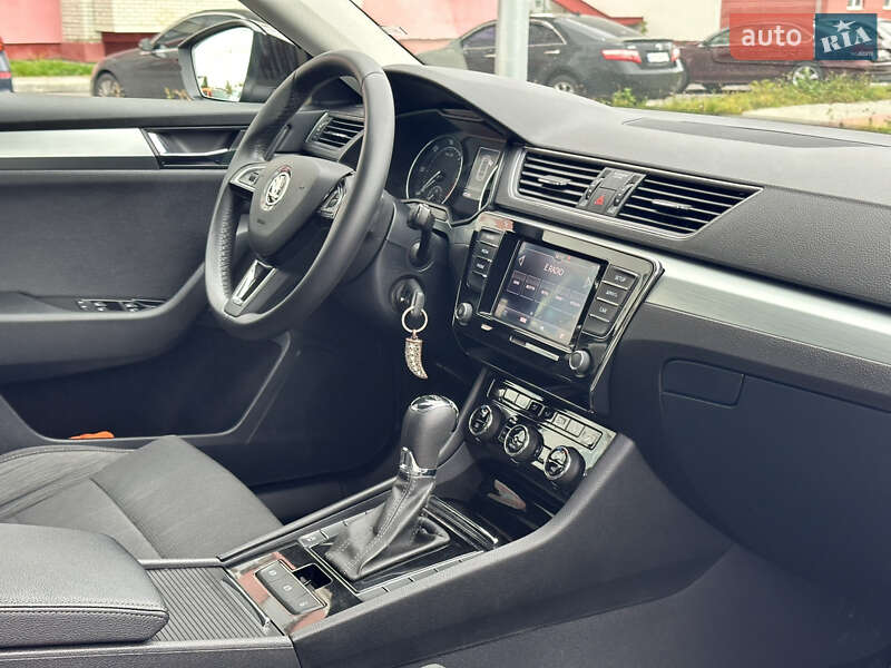 Универсал Skoda Superb 2019 в Виннице