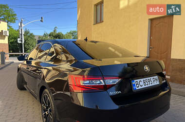 Лифтбек Skoda Superb 2017 в 