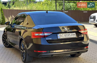 Лифтбек Skoda Superb 2017 в 