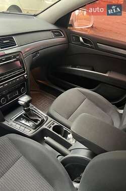 Ліфтбек Skoda Superb 2011 в 