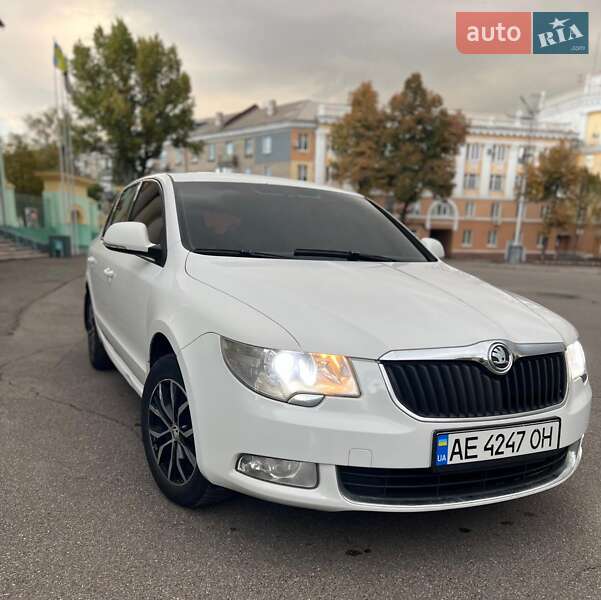 Лифтбек Skoda Superb 2011 в Кривом Роге