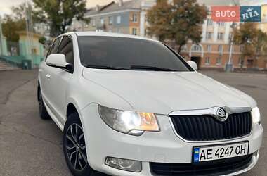 Ліфтбек Skoda Superb 2011 в 