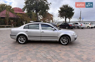 Лифтбек Skoda Superb 2004 в 