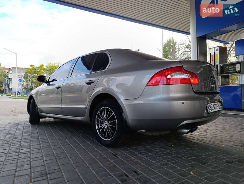 Лифтбек Skoda Superb 2010 в Николаеве