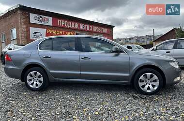 Ліфтбек Skoda Superb 2011 в  фото 17 Ліфтбек Skoda Superb 2011 в