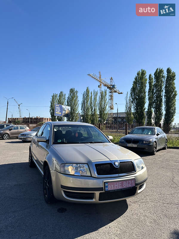 Лифтбек Skoda Superb 2003 в Черкассах