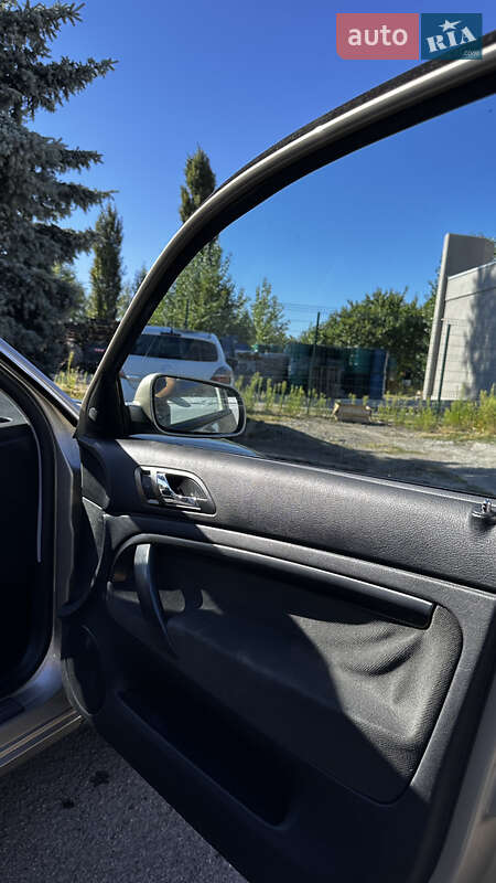 Лифтбек Skoda Superb 2003 в Черкассах