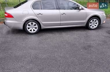 Лифтбек Skoda Superb 2010 в 