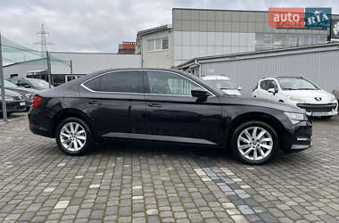 Лифтбек Skoda Superb 2022 в Мукачево