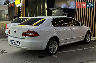Лифтбек Skoda Superb 2011 в 