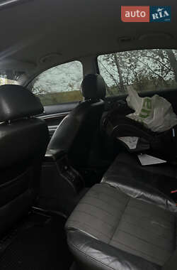 Лифтбек Skoda Superb 2005 в  фото 3 Лифтбек Skoda Superb 2005 в