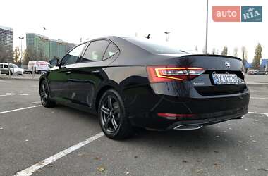 Лифтбек Skoda Superb 2019 в 