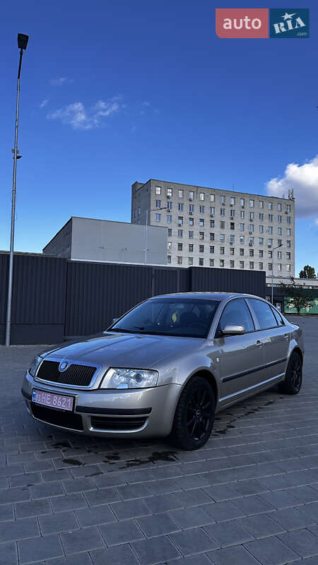 Лифтбек Skoda Superb 2003 в Черкассах