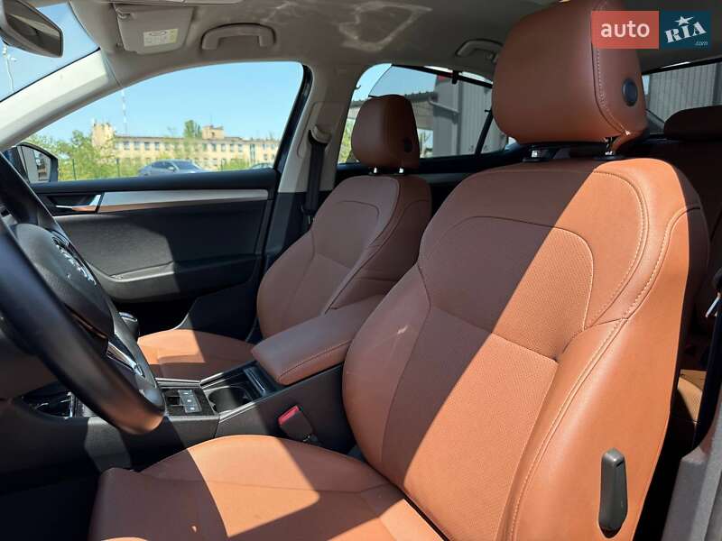 Лифтбек Skoda Superb 2015 в Кривом Роге