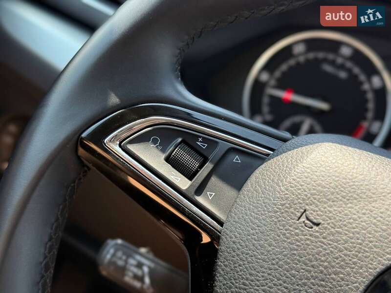 Лифтбек Skoda Superb 2015 в Кривом Роге