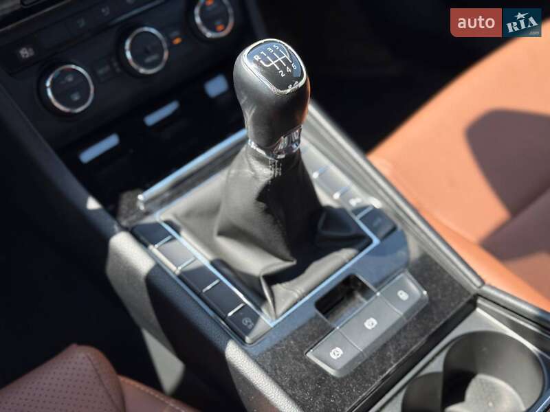 Лифтбек Skoda Superb 2015 в Кривом Роге