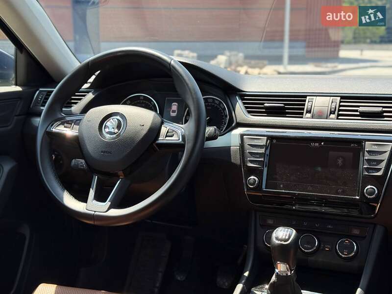 Лифтбек Skoda Superb 2015 в Кривом Роге