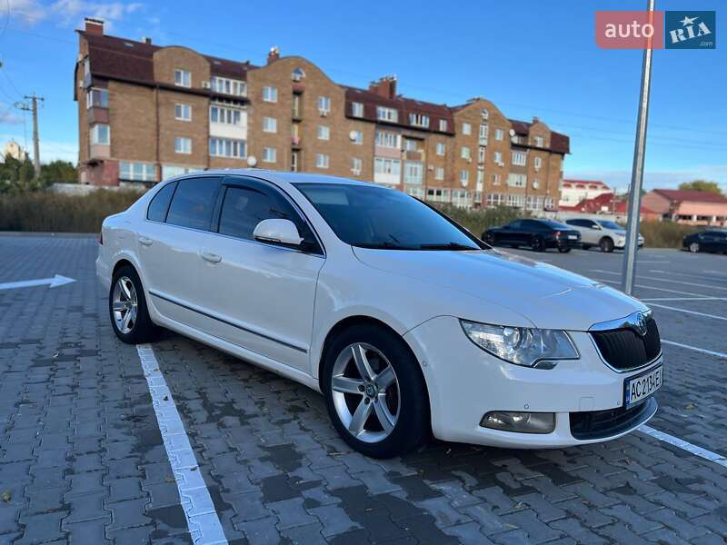 Лифтбек Skoda Superb 2010 в 