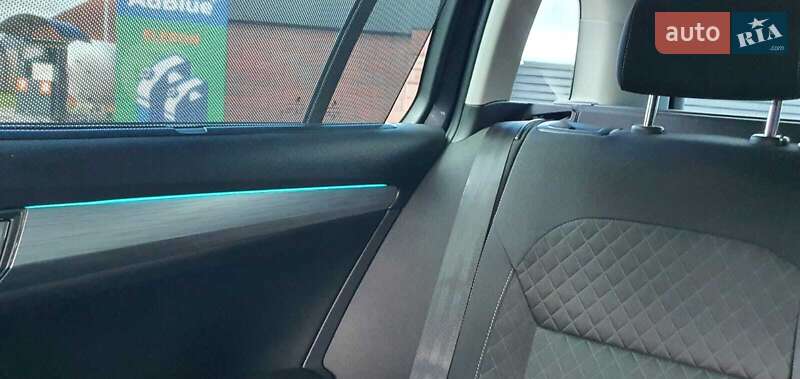 Универсал Skoda Superb 2019 в Ужгороде