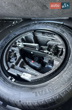 Універсал Skoda Superb 2012 в  фото 17 Універсал Skoda Superb 2012 в