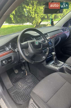 Лифтбек Skoda Superb 2013 в 