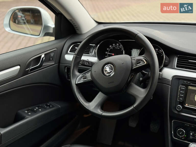 Універсал Skoda Superb 2015 в Мукачевому