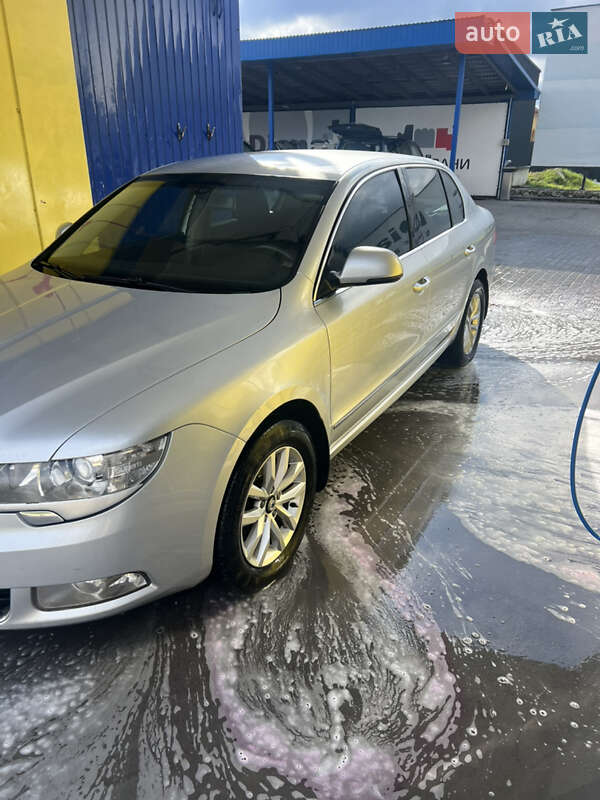 Лифтбек Skoda Superb 2011 в Тернополе