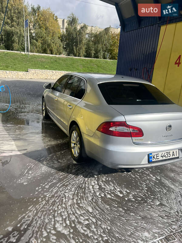 Лифтбек Skoda Superb 2011 в Тернополе