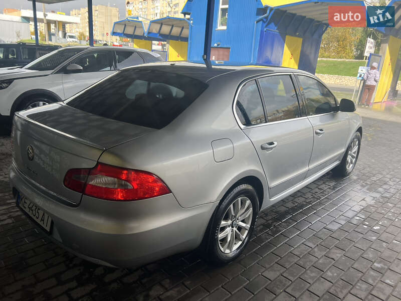 Лифтбек Skoda Superb 2011 в Тернополе