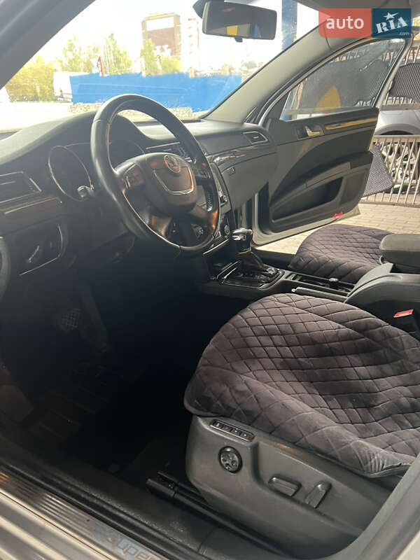 Лифтбек Skoda Superb 2011 в Тернополе